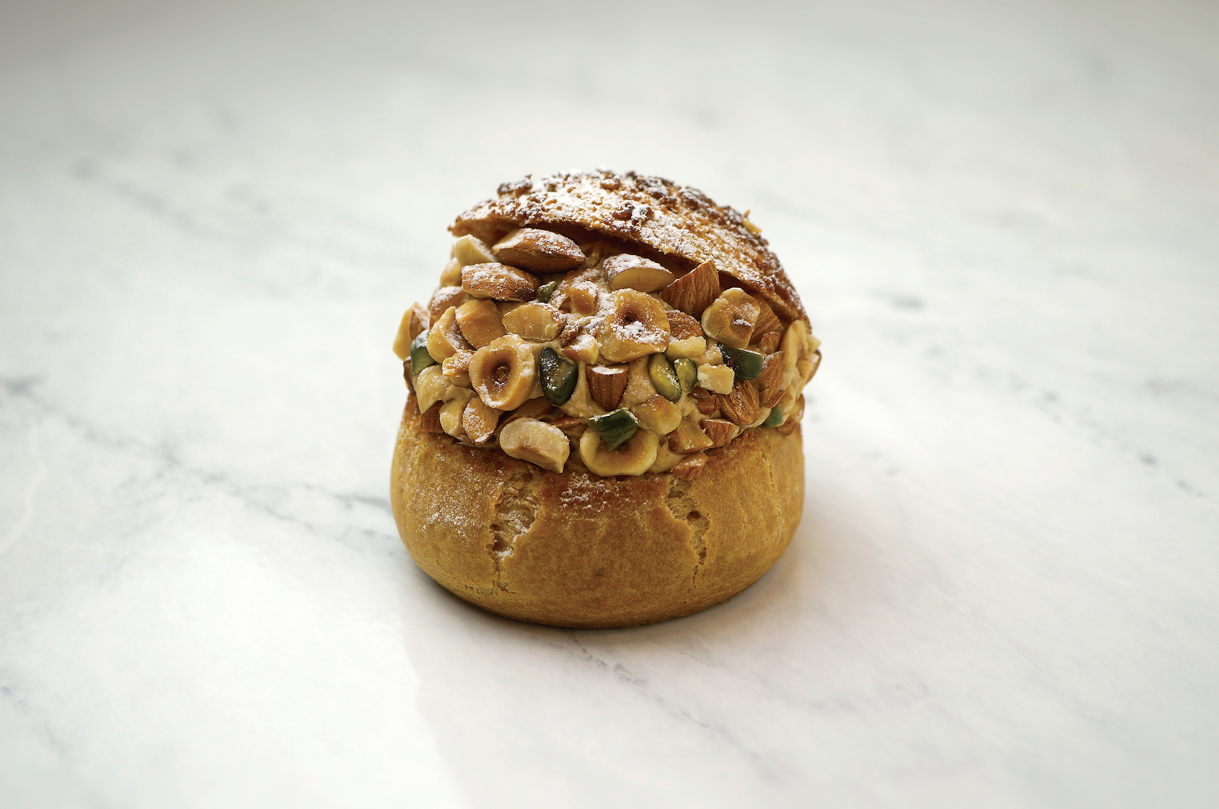 CREAM PUFF WITH NUT