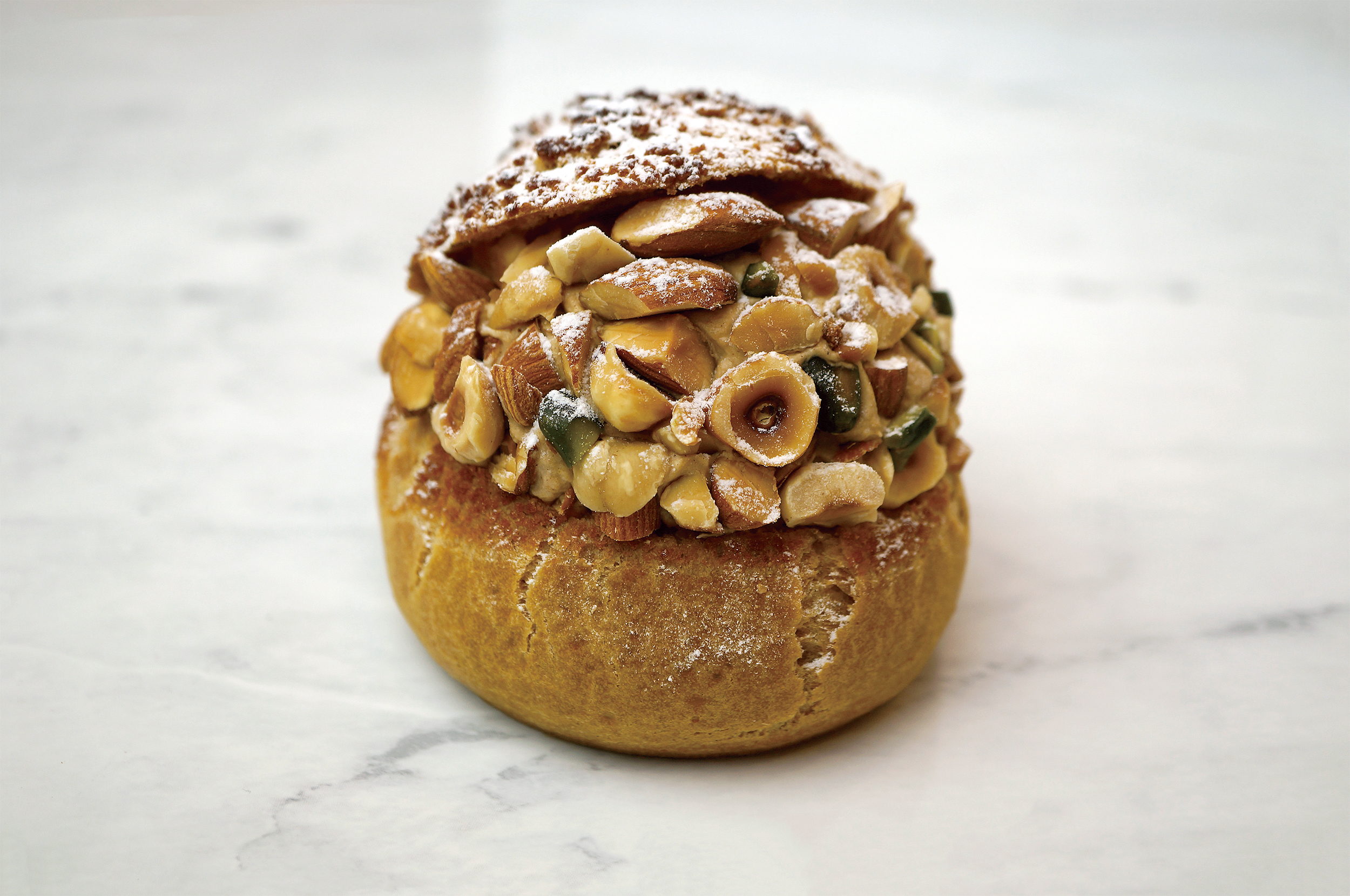 CREAM PUFF WITH NUT
